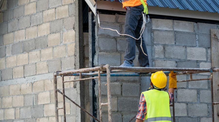 Professional residential roofers in Fluvanna, TX